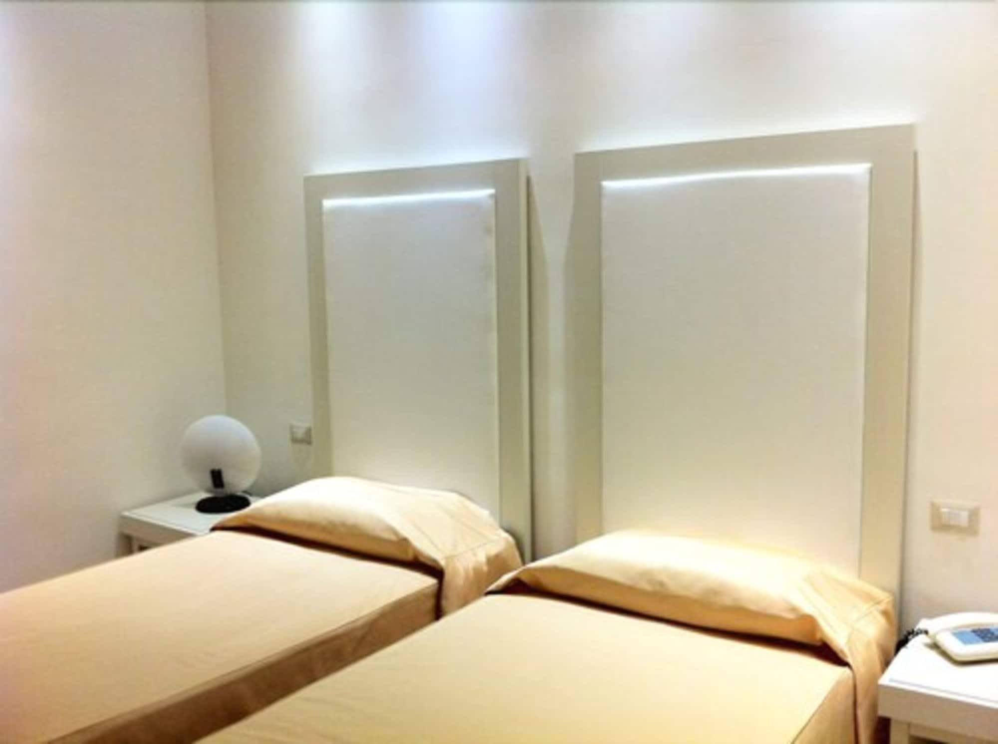 Hotel Europa Фоджа Екстериор снимка