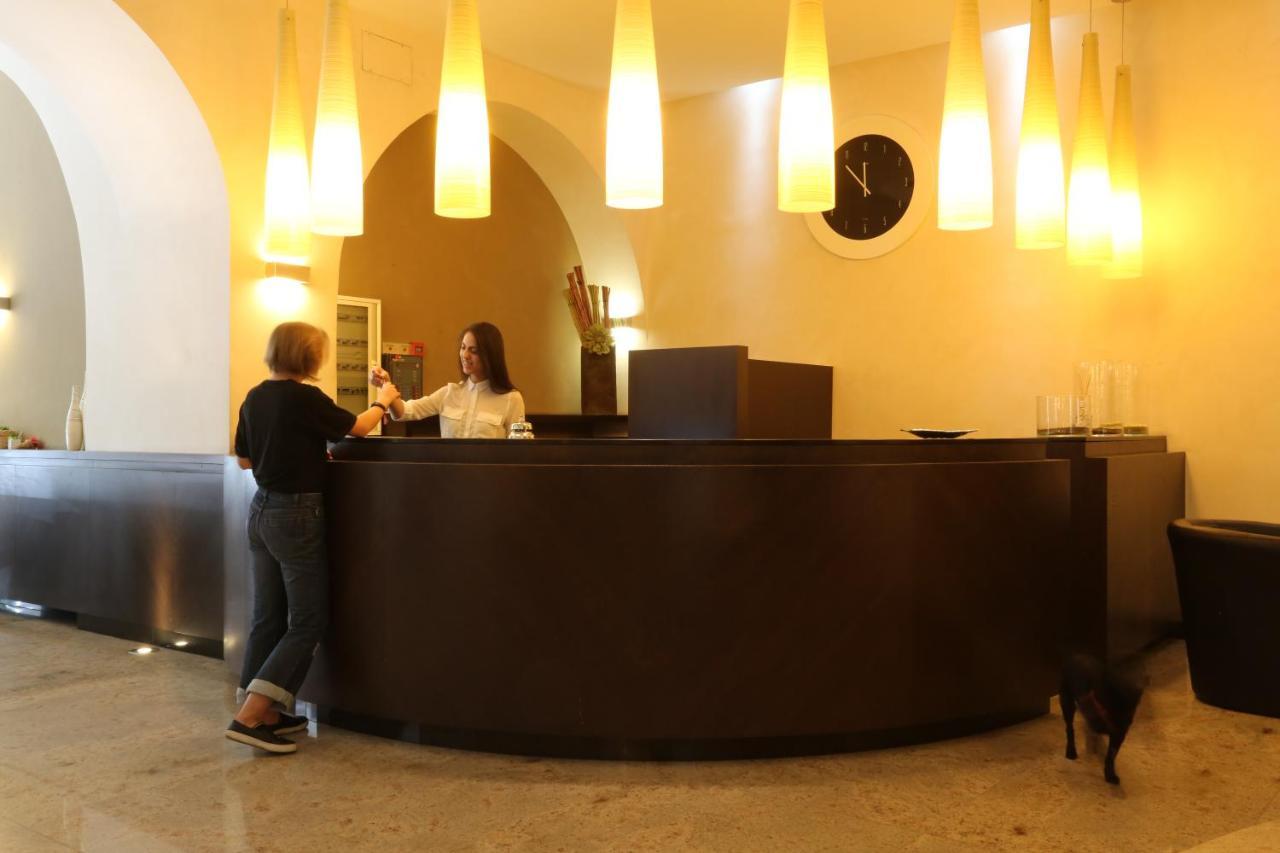 Hotel Europa Фоджа Екстериор снимка