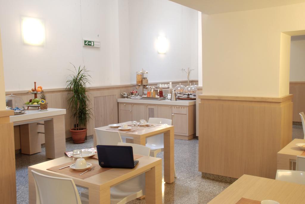 Hotel Europa Фоджа Екстериор снимка