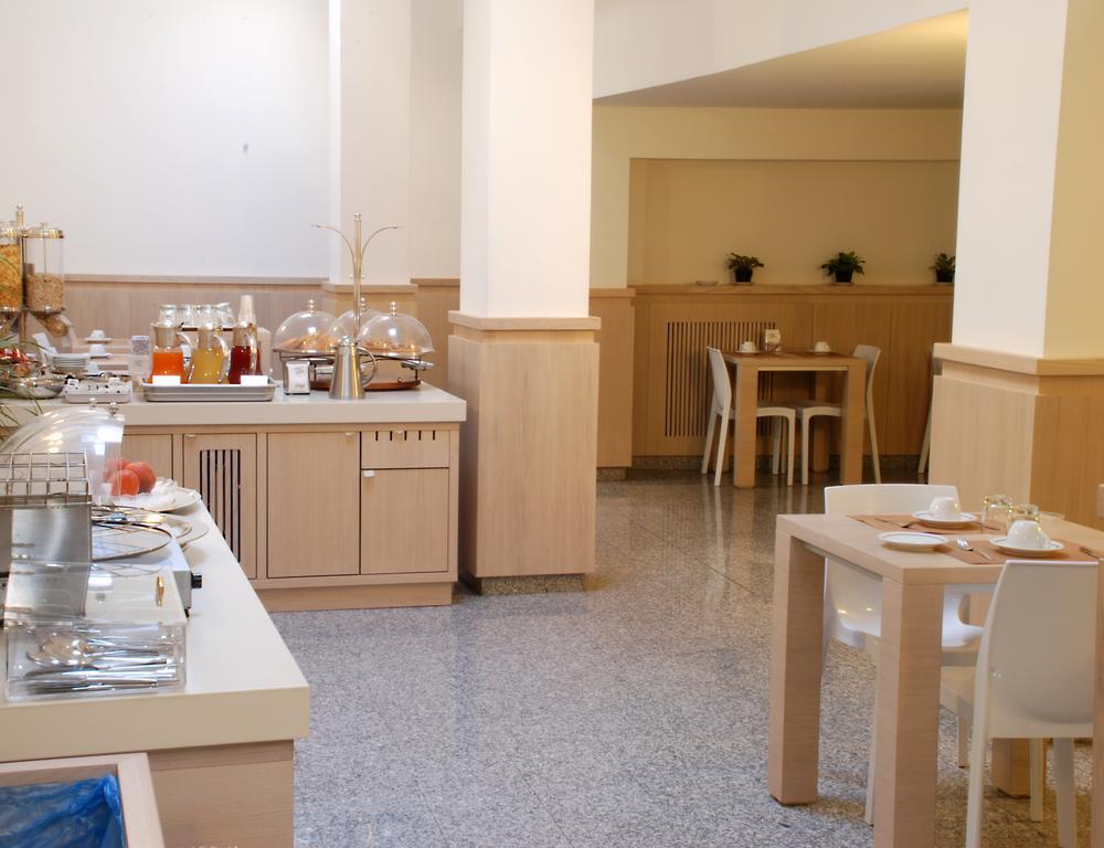 Hotel Europa Фоджа Екстериор снимка
